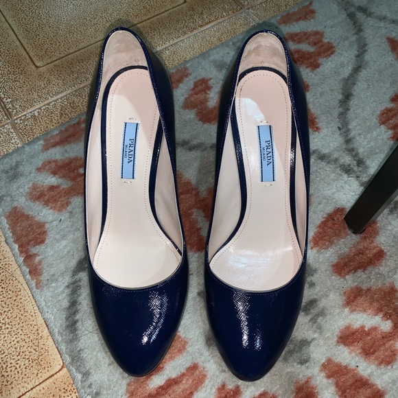 prada navy pumps